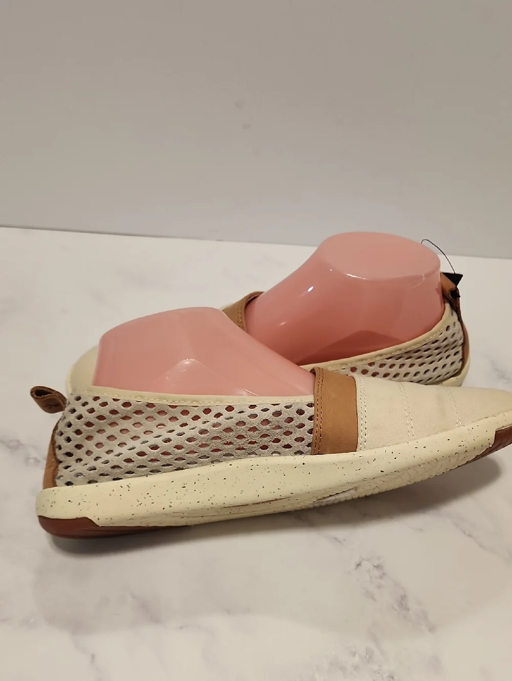 Emu Australia Meroo  Ever Natural  Cream and Tan Slip-On Casual Shoes Brand New